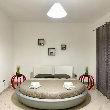 Parvis Bríndisi